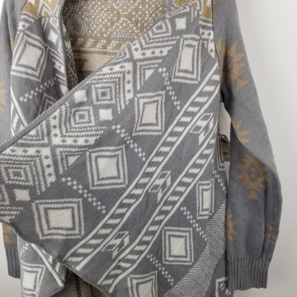 Charlotte Russe Small Cardigan Waterfall Front Southwest Aztec knit Gray Tan New - Picture 6 of 9